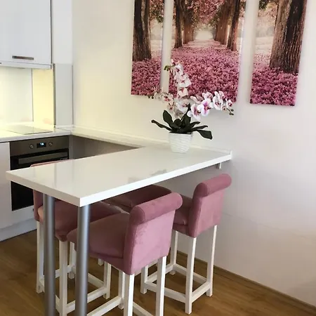 Апартамент Luxurioese 2 Zimmerwohnung Mit Balkon/Spa/Pool Sunny Beach