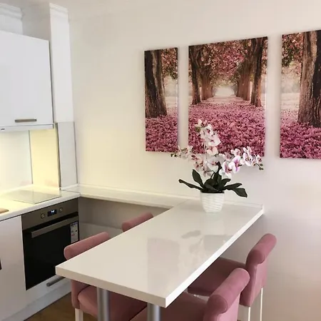 Luxuriöse 2 Zimmerwohnung mit Balkon/SPA/POOL Sunny Beach